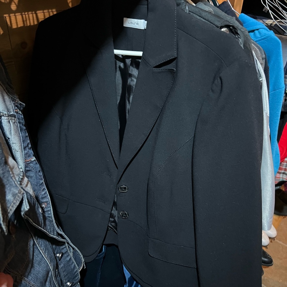 Laura Elegant Black Blazer